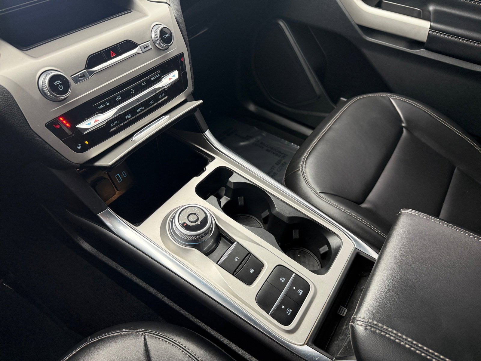 Certified 2022 Ford Explorer XLT w/ Equipment Group 202A image 13