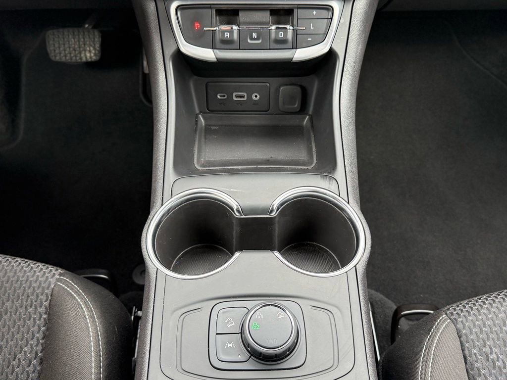 Used 2024 GMC Terrain SLE image 22