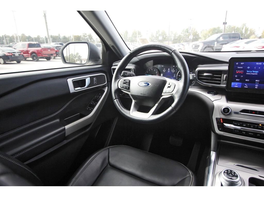 Certified 2022 Ford Explorer XLT w/ Equipment Group 202A image 11