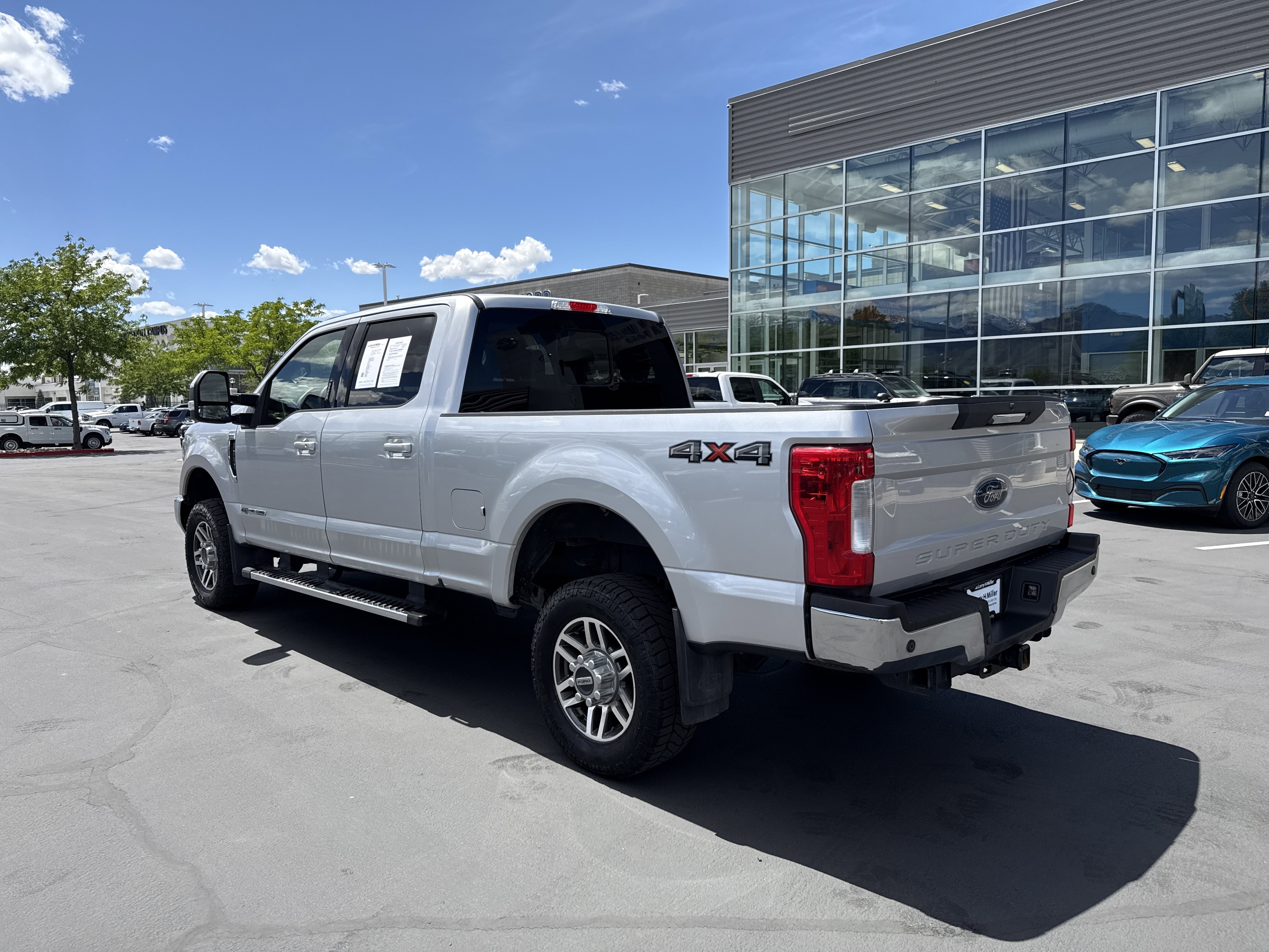 Certified 2019 Ford F350 Lariat w/ Camper Package AWD/4WD image 4