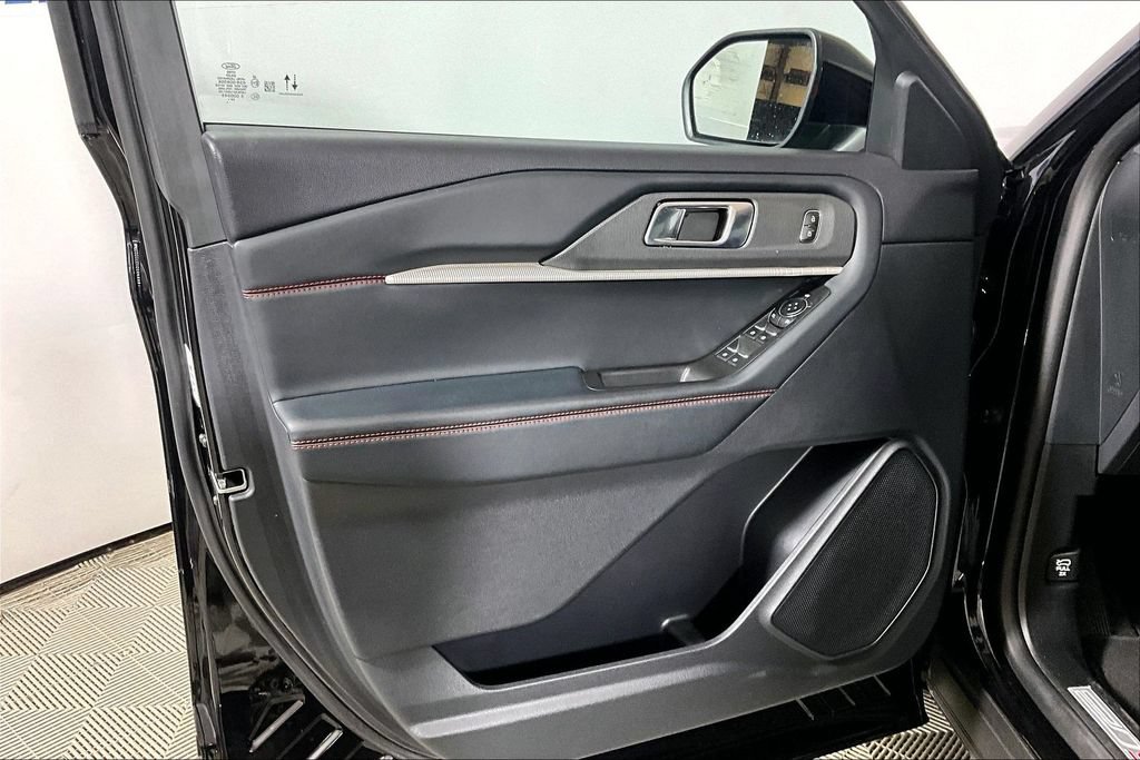Certified 2025 Ford Explorer ST-Line AWD/4WD image 18