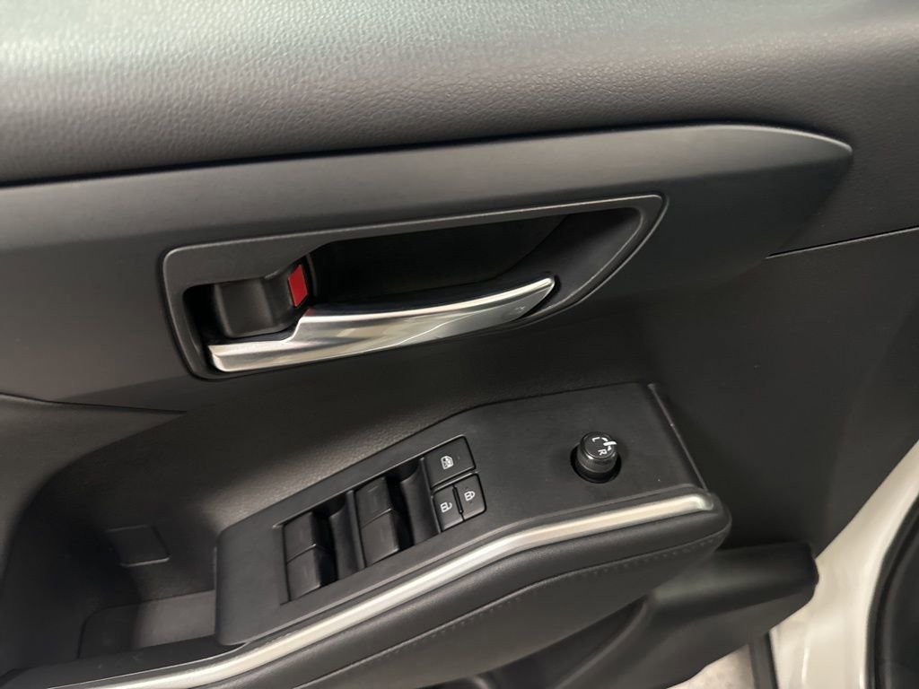 Used 2020 Toyota Highlander XLE image 34