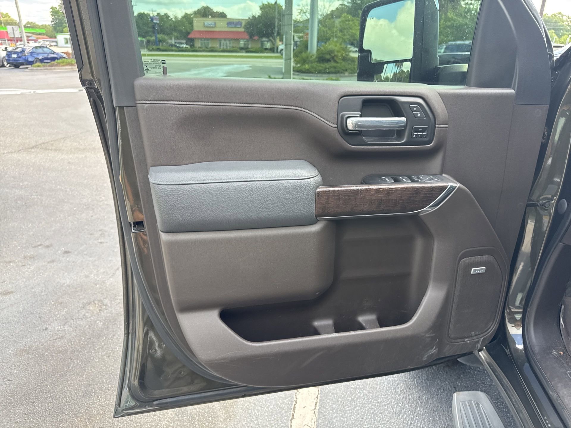 Used 2022 GMC Sierra 2500 Denali w/ Denali Ultimate Package AWD/4WD image 18
