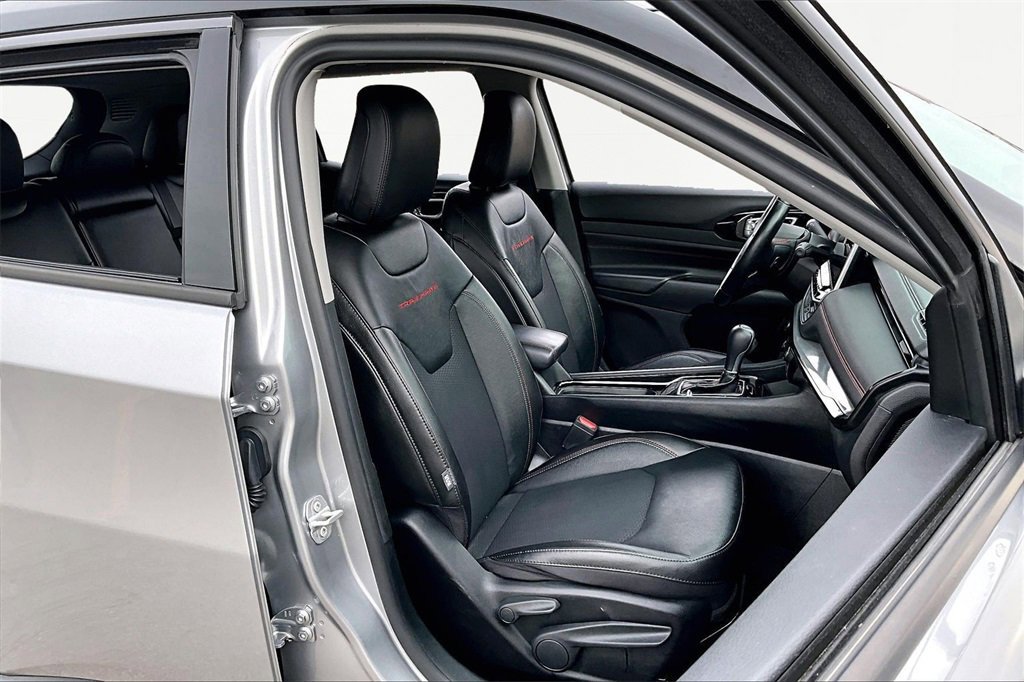 Used 2022 Jeep Compass Trailhawk w/ Trailhawk Convenience Group image 9