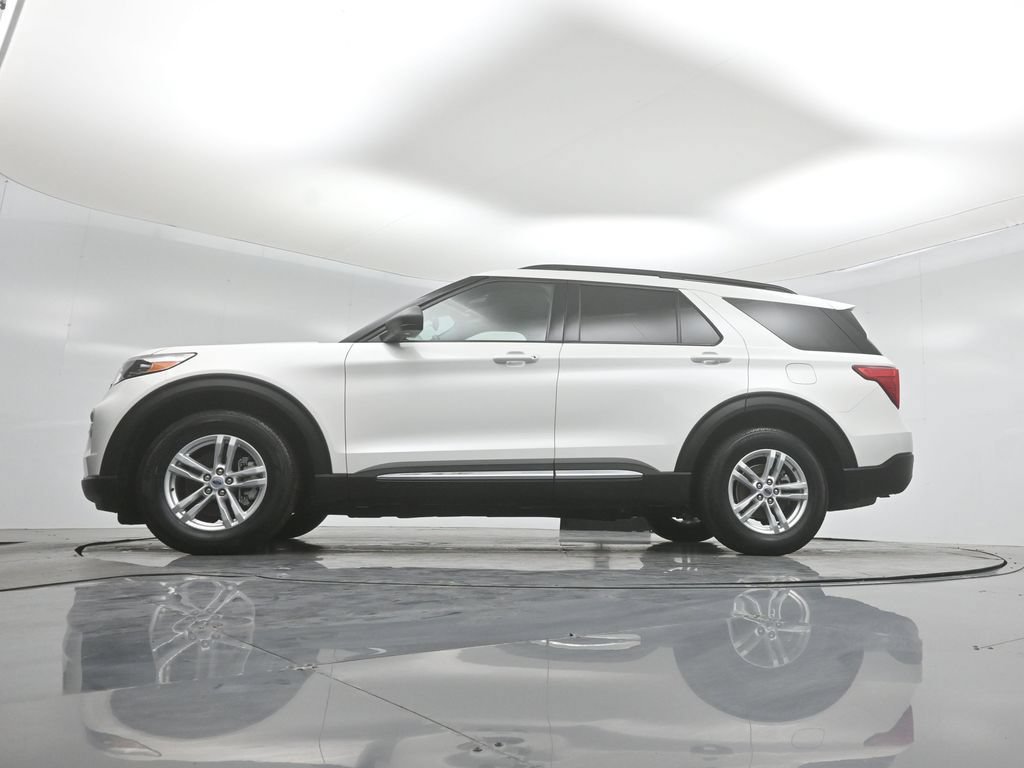Certified 2023 Ford Explorer XLT w/ Equipment Group 202A RWD image 53