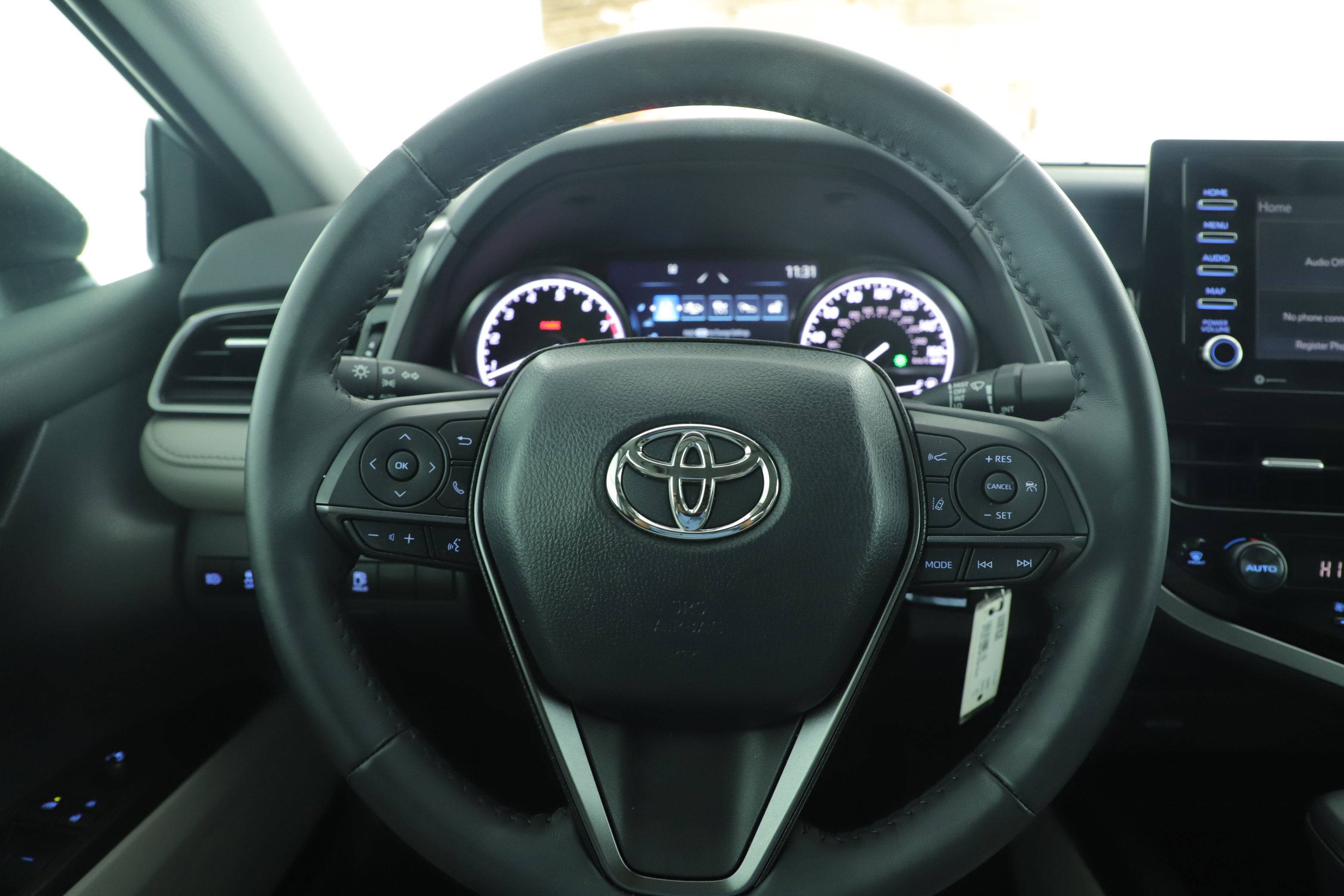 Used 2023 Toyota Camry SE image 18