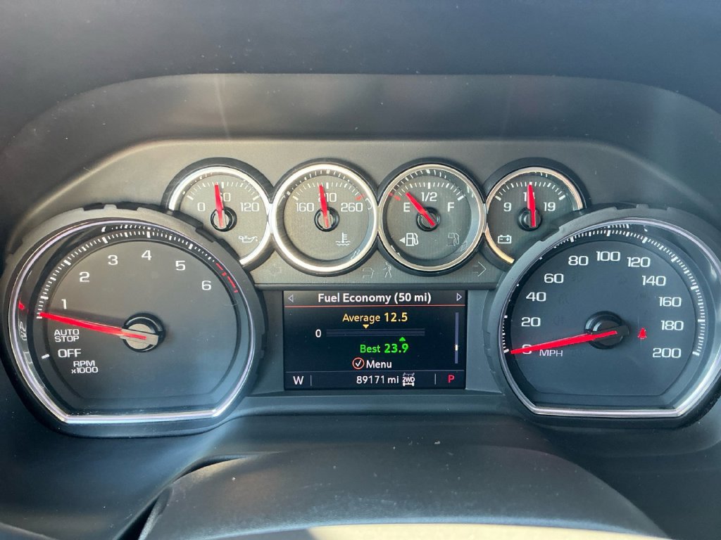 Used 2021 Chevrolet Tahoe Z71 w/ Luxury Package AWD/4WD image 19