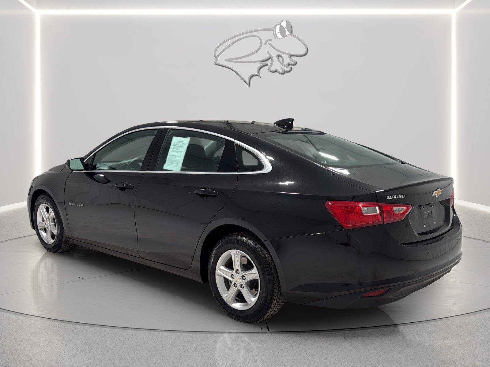 Used 2024 Chevrolet Malibu LT FWD image 3