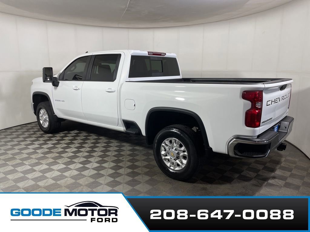 Used 2024 Chevrolet Silverado 3500 LT w/ Convenience Package image 2