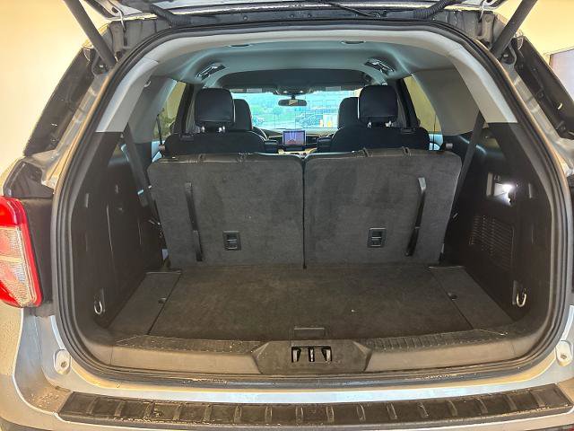 Certified 2023 Ford Explorer XLT w/ Equipment Group 202A RWD image 10