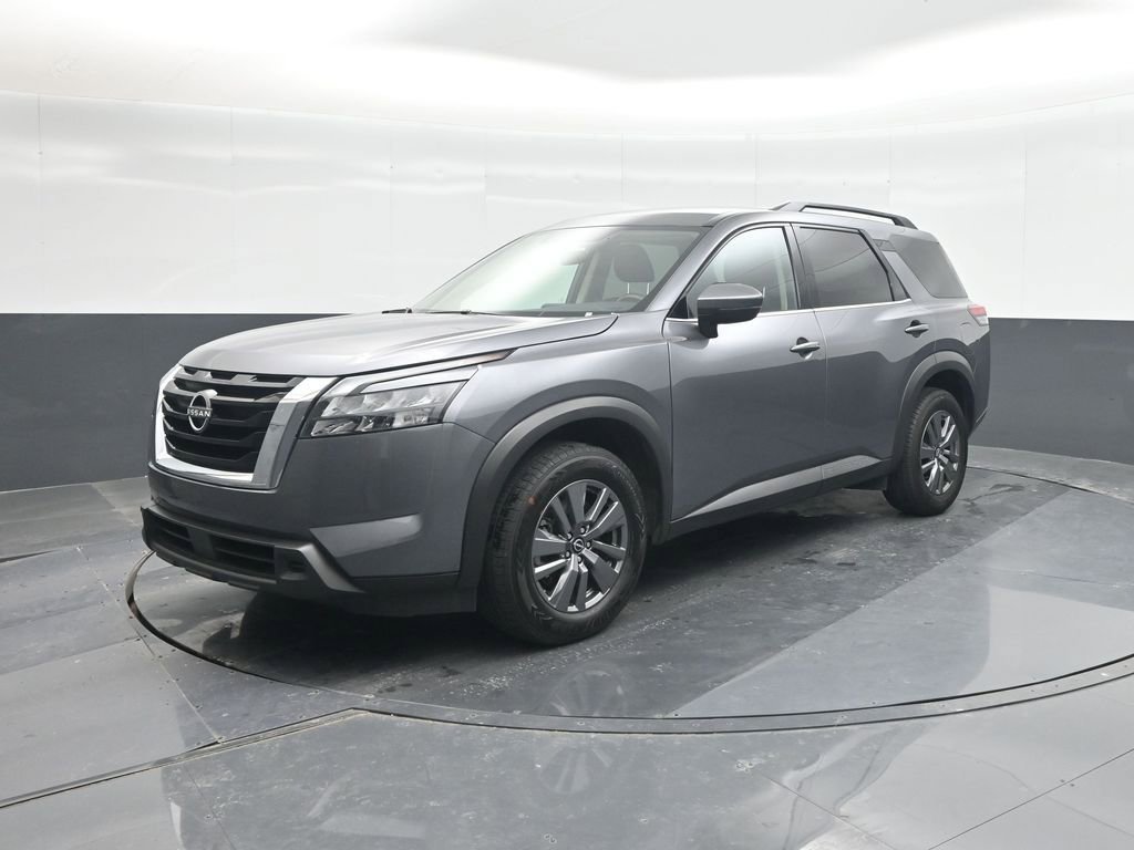 Used 2025 Nissan Pathfinder SV FWD image 1