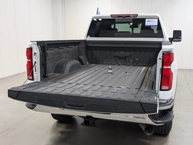 Used 2024 Chevrolet Silverado 2500 LTZ w/ LTZ Convenience Package image 8