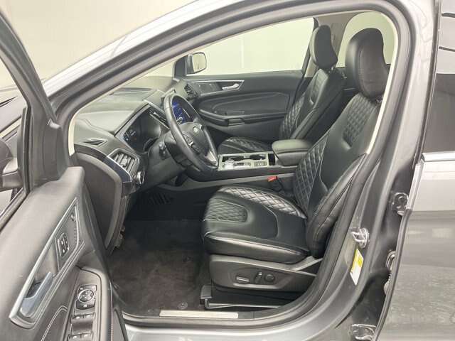 Certified 2024 Ford Edge Titanium AWD/4WD image 3