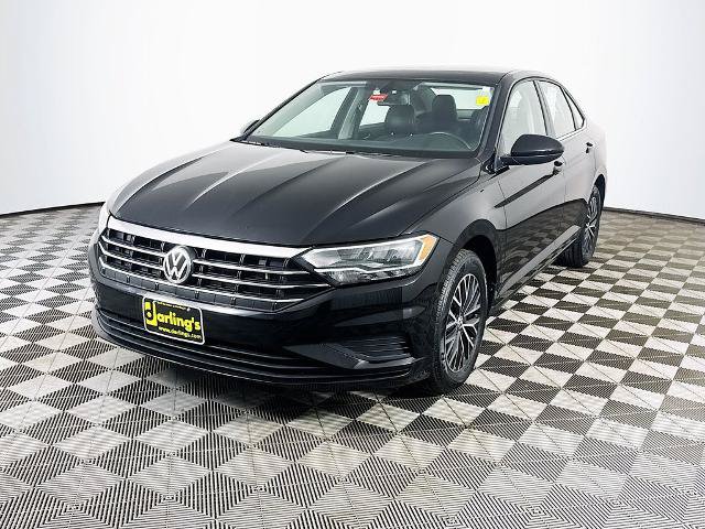 Used 2021 Volkswagen Jetta SE FWD image 3