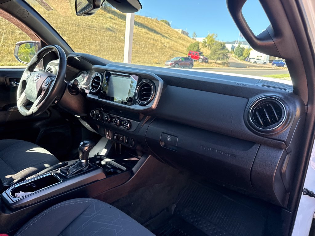 Used 2019 Toyota Tacoma TRD Off-Road AWD/4WD image 30