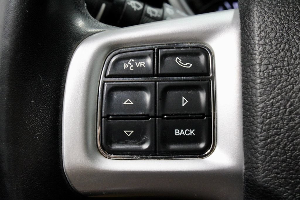Used 2019 Dodge Journey SE w/ Connectivity Group FWD image 25