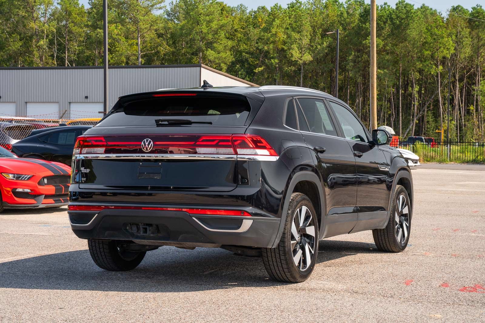 Used 2024 Volkswagen Atlas Cross Sport SE FWD image 8