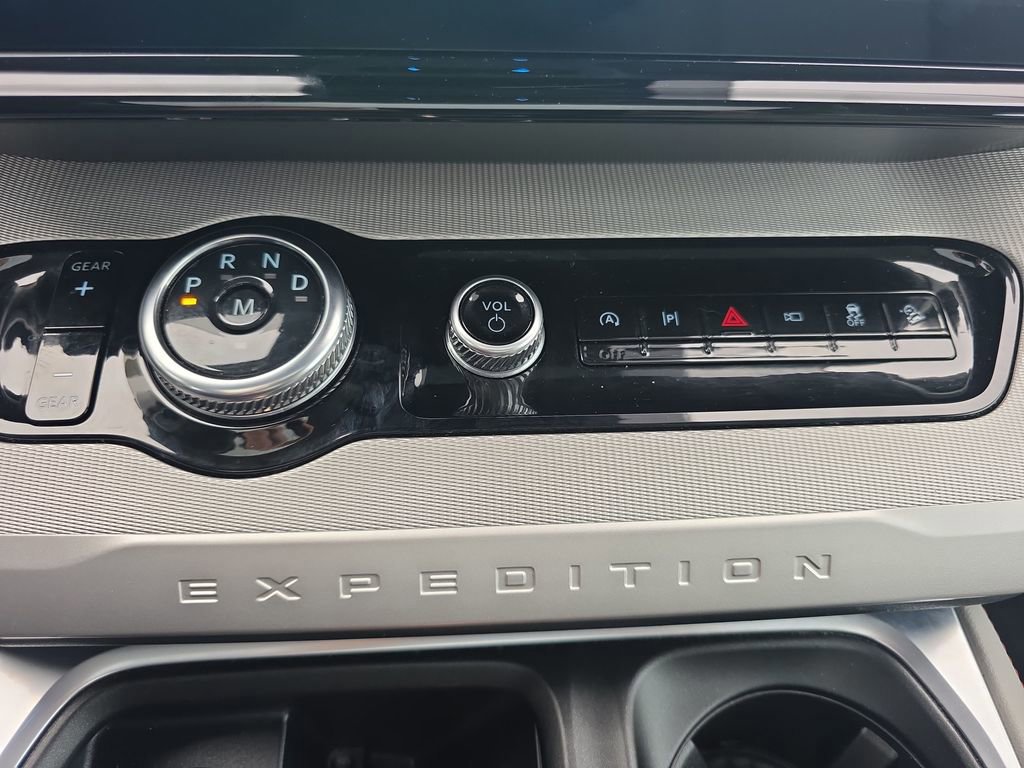 Certified 2025 Ford Expedition Max Active AWD/4WD image 36