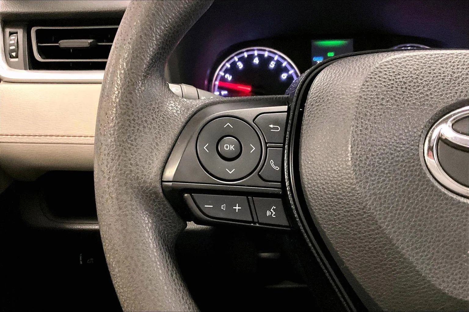 Used 2019 Toyota RAV4 XLE w/ All Weather Liner Package image 17