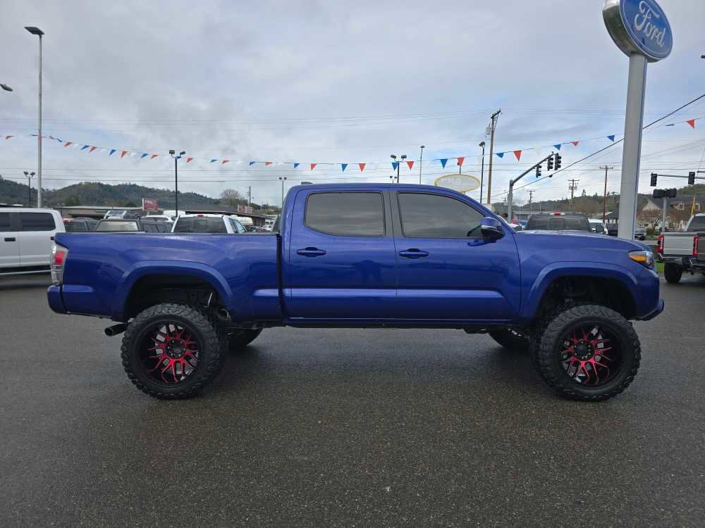 Used 2023 Toyota Tacoma TRD Sport w/ TRD Premium Sport Package image 6