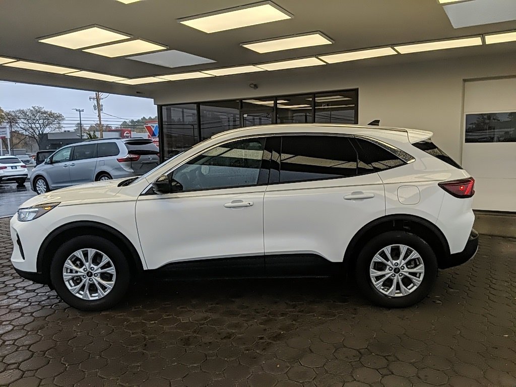 Certified 2023 Ford Escape Active image 2