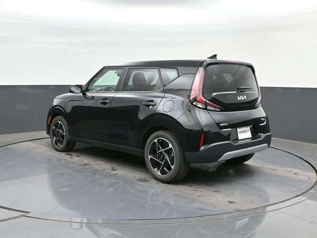 Used 2023 Kia Soul EX FWD image 5