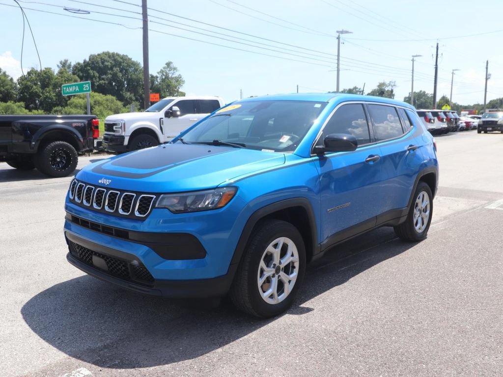 Used 2025 Jeep Compass Sport w/ Mopar Graphics Package AWD/4WD image 5