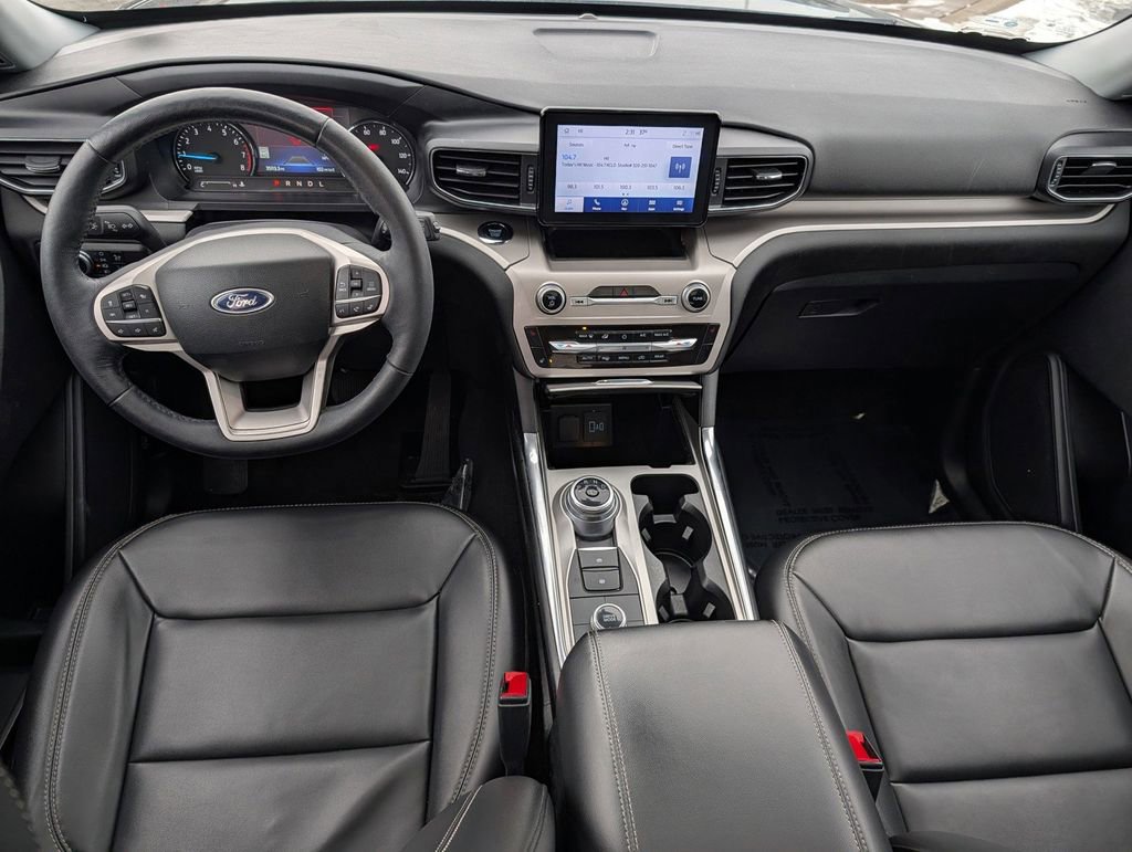 Certified 2022 Ford Explorer XLT w/ Equipment Group 202A image 15