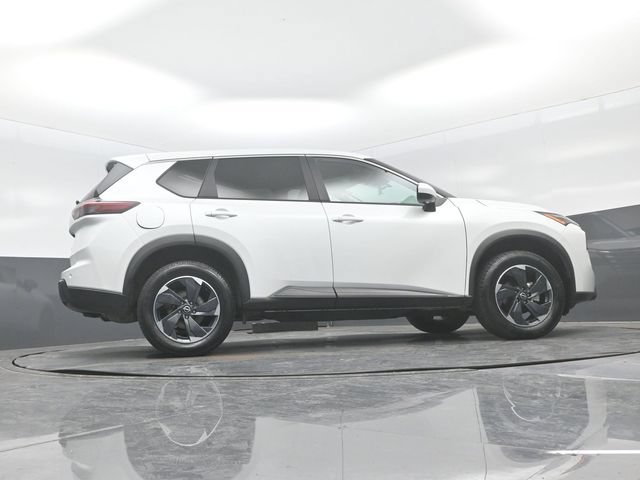 Used 2025 Nissan Rogue SV AWD/4WD image 24