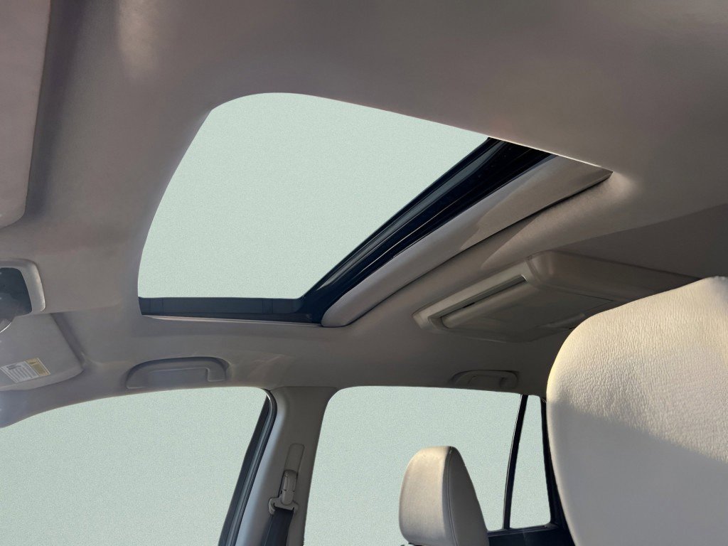 Used 2017 Honda Pilot Touring image 23