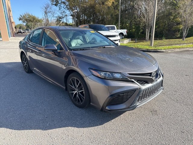 Used 2022 Toyota Camry SE w/ Carpet Mat Package (TMS) image 8