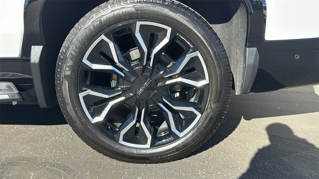 Used 2025 GMC Sierra EV Denali image 9