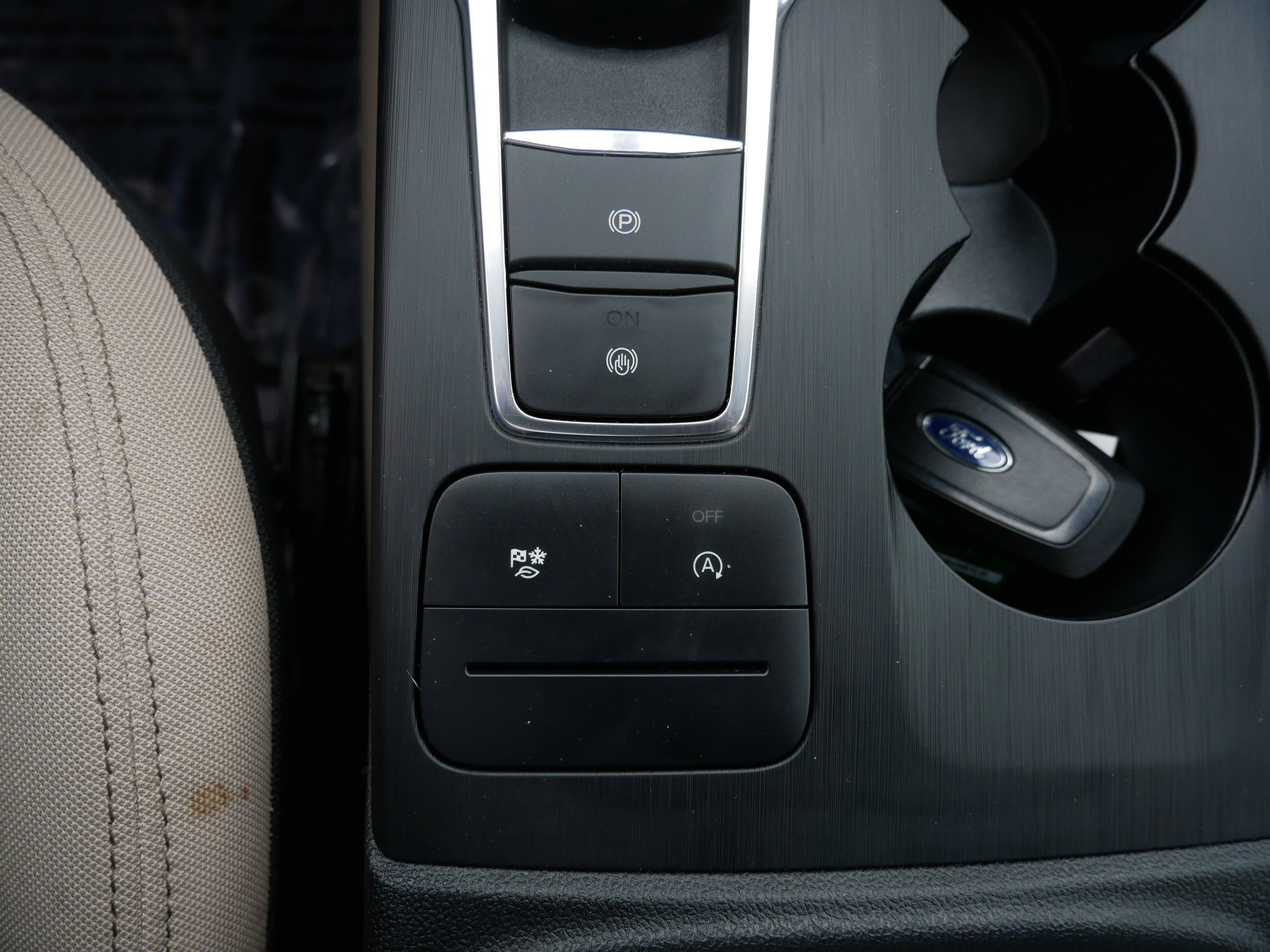 Certified 2020 Ford Escape SE AWD/4WD image 30