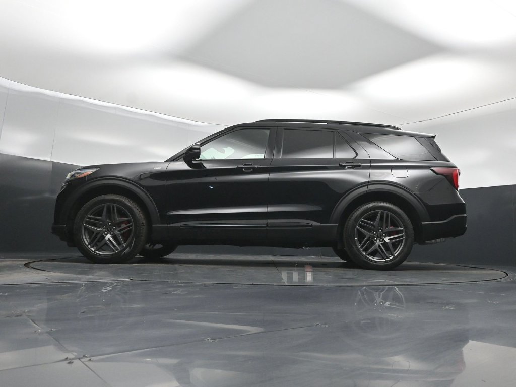 Certified 2026 Ford Explorer ST-Line w/ ST-Line Street Pack AWD/4WD image 50