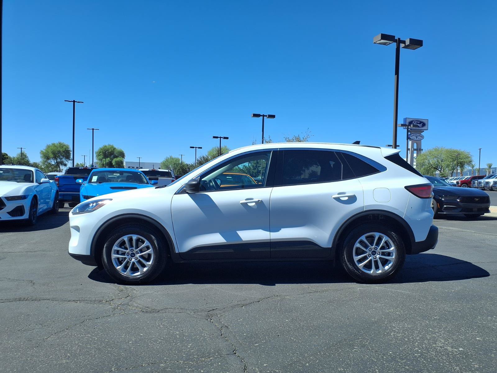 Certified 2022 Ford Escape SE FWD image 3