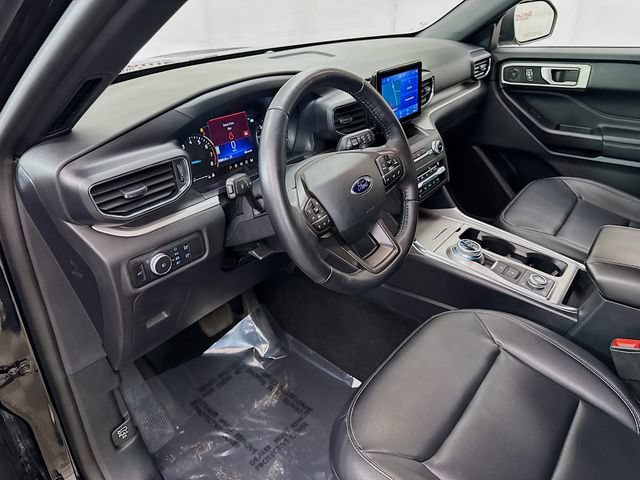 Certified 2020 Ford Explorer XLT w/ Equipment Group 202A AWD/4WD image 9