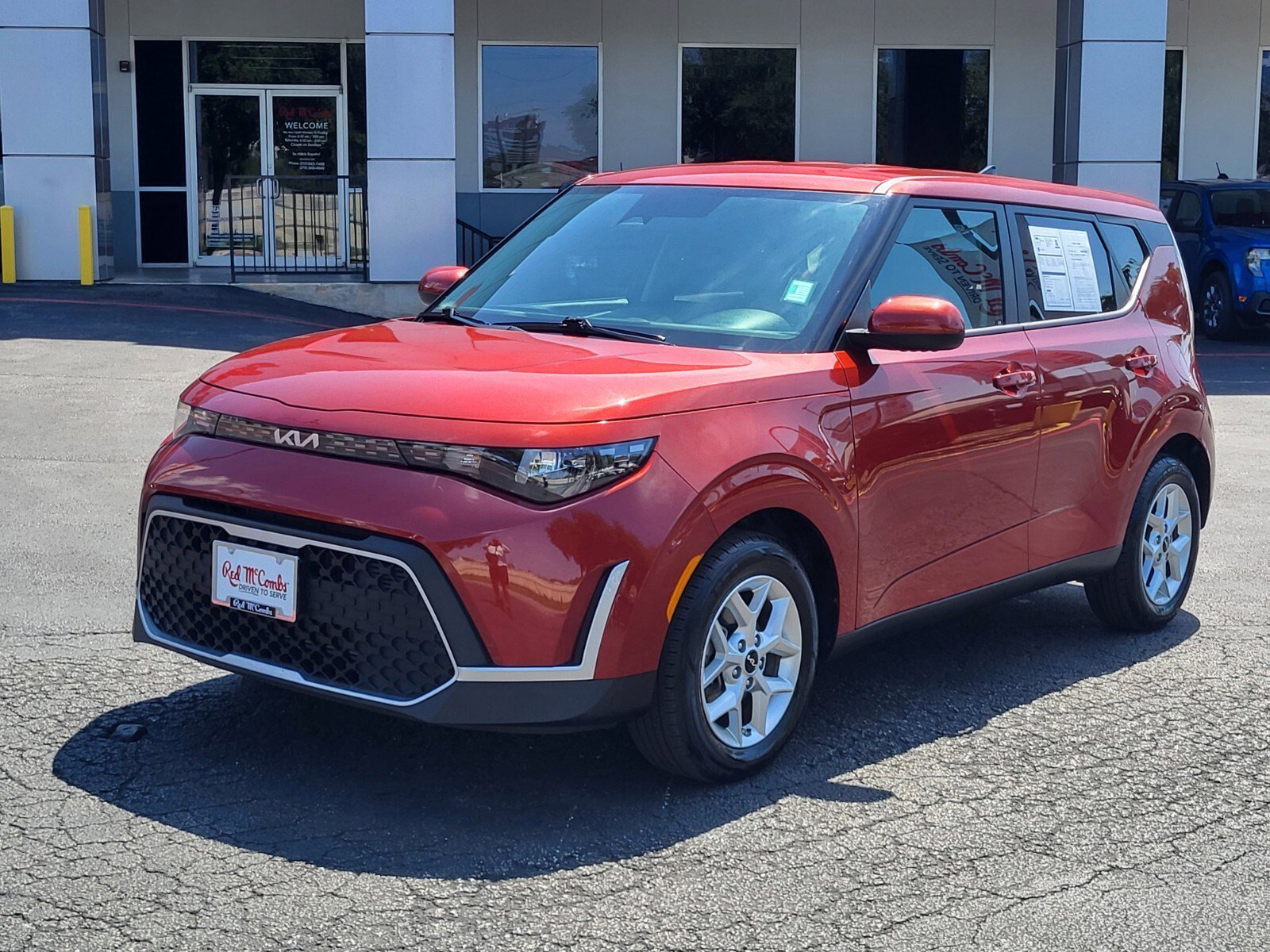 Used 2025 Kia Soul LX w/ LX Technology Package FWD image 8