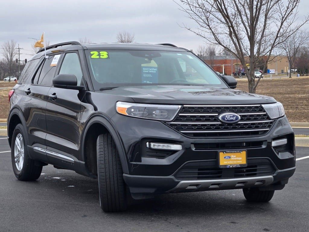Certified 2023 Ford Explorer XLT w/ Equipment Group 202A AWD/4WD image 4