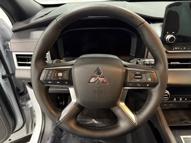 Used 2023 Mitsubishi Outlander SE Black Edition image 20