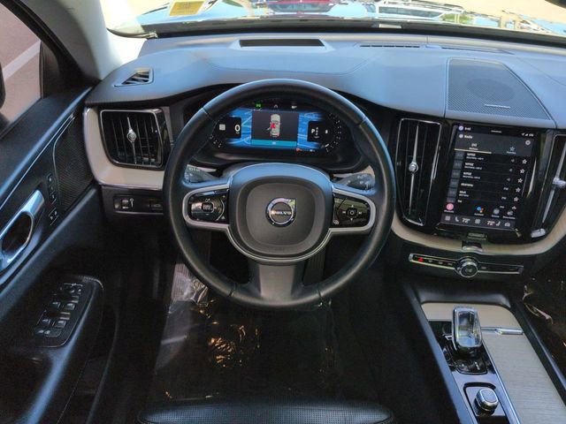Used 2022 Volvo XC60 B5 Inscription w/ Advanced Package image 16