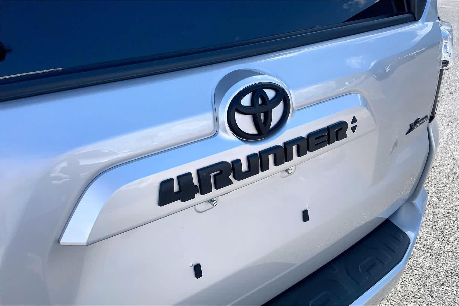 Used 2023 Toyota 4Runner SR5 Premium w/ Moonroof Package RWD image 31