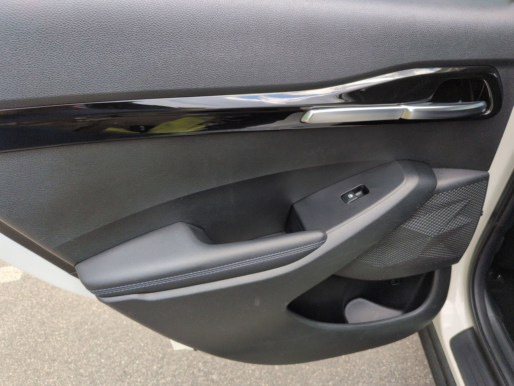 Used 2023 Kia Seltos S w/ Navigation Package image 29