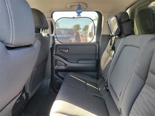 Used 2022 Nissan Frontier SV w/ Technology Package image 9