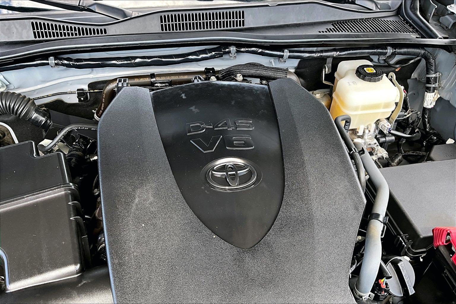Used 2019 Toyota Tacoma TRD Off-Road AWD/4WD image 32