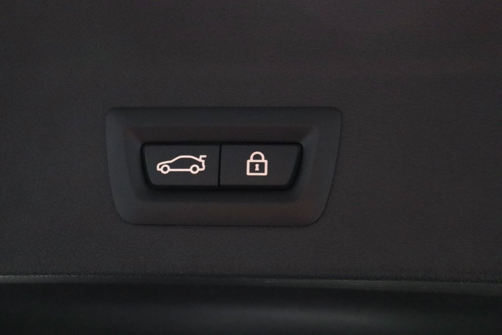 Used 2021 BMW X3 xDrive30i w/ Premium Package image 17