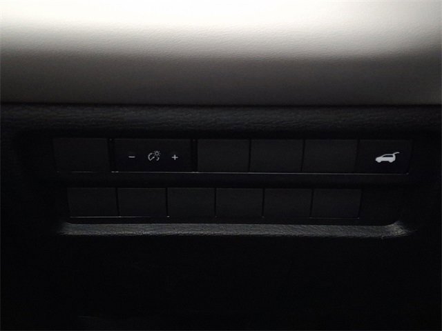 Used 2025 Mitsubishi Outlander SE image 25