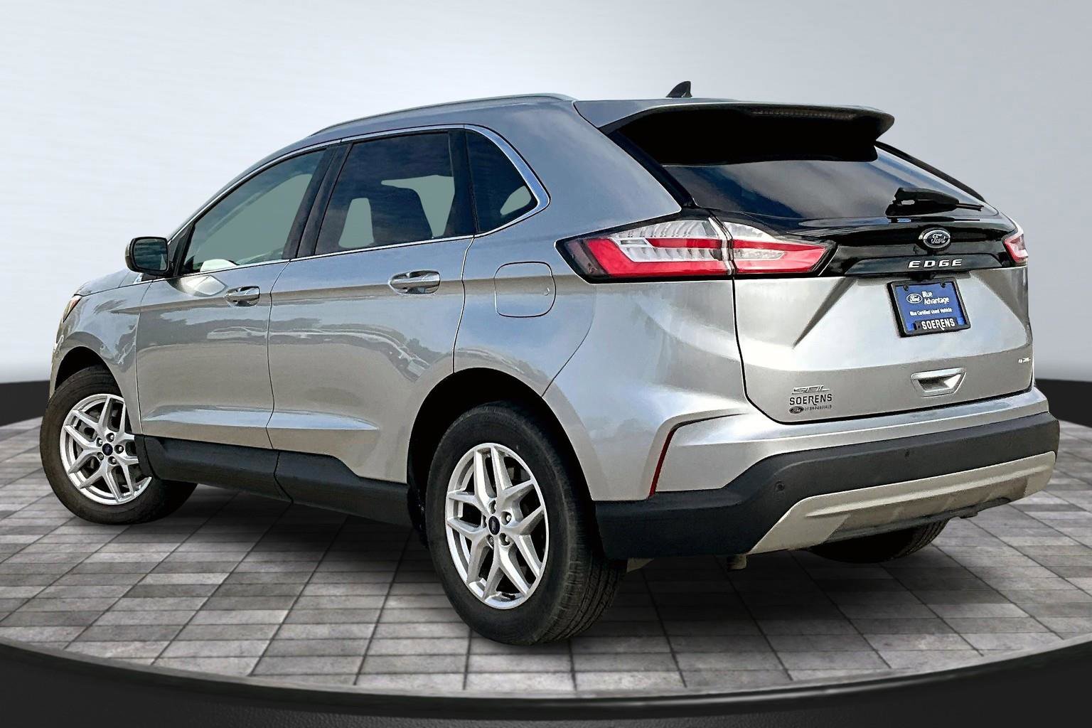 Certified 2022 Ford Edge SEL w/ Convenience Package image 4