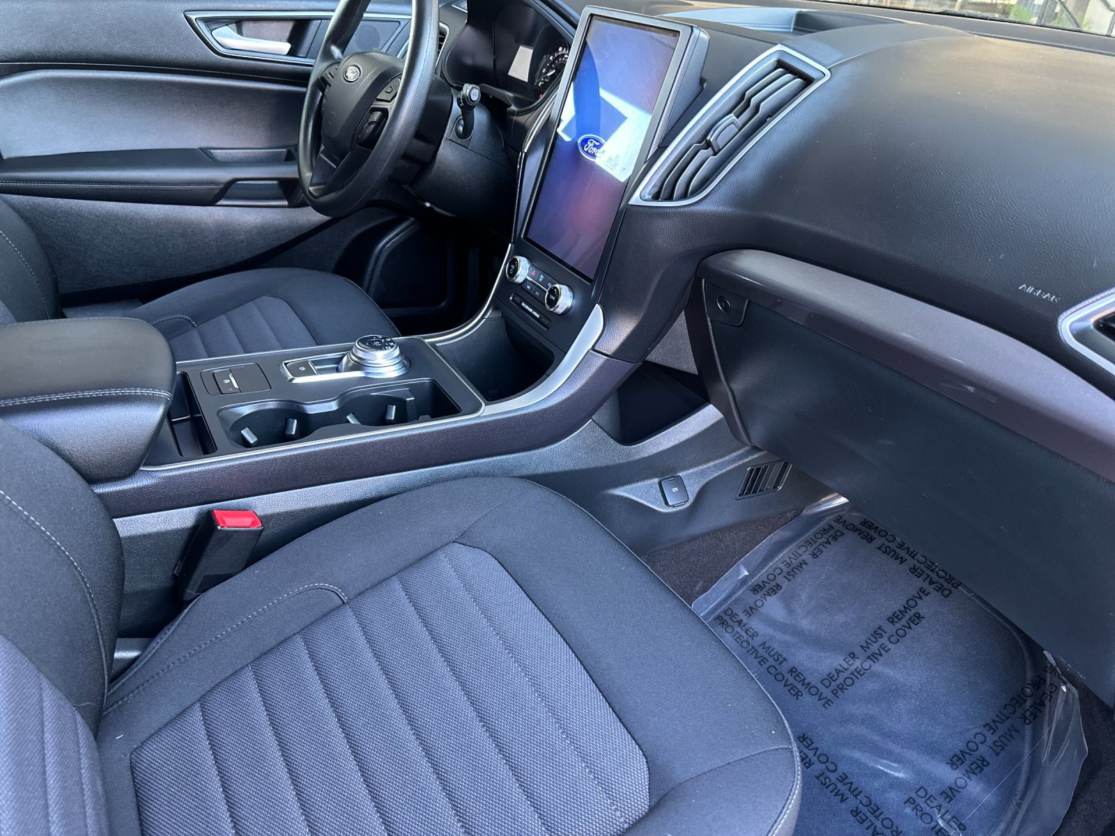 Certified 2024 Ford Edge SE w/ Black Appearance Package image 16