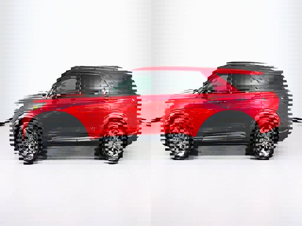 Certified 2023 Ford Explorer XLT w/ Equipment Group 202A image 3