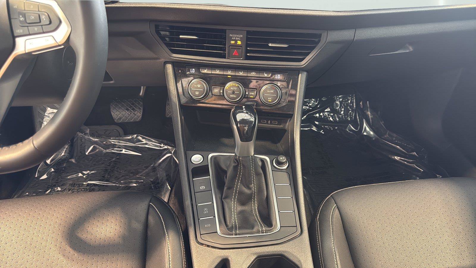 Used 2022 Volkswagen Jetta SE FWD image 24